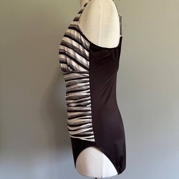 Miraclesuit Brown White Striped One Piece Swimsuit Women's Size 12 - 14? - Picture 4 of 9